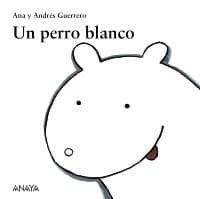 Un perro blanco